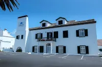Lagoa Hostel & Suites Hotels in Agua De Pau