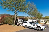 Crestview Tourist Park - parking