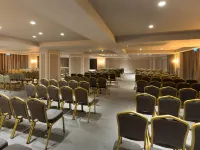 DoubleTree by Hilton Izmir Airport Hotels near Balcova