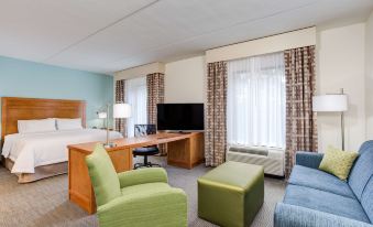 Hampton Inn & Suites Manchester