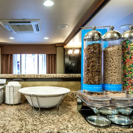 Hampton Inn & Suites Montgomery-Downtown