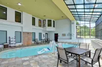 Doubletree by Hilton Hattiesburg - Pools