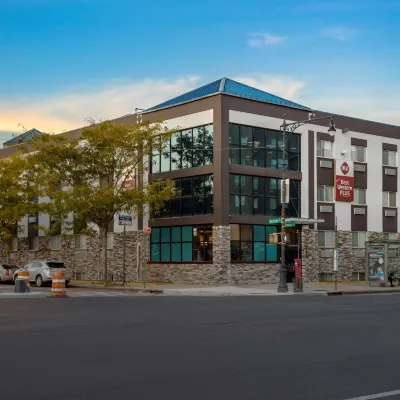 Best Western Plus Brooklyn Bay Hotel Hotels near Bensonhurst Park