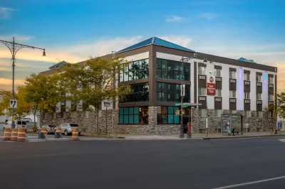 Best Western Plus Brooklyn Bay Hotel Hotels near Bensonhurst Park