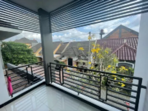 AW Home Stay - Yogyakarta Godean otelleri