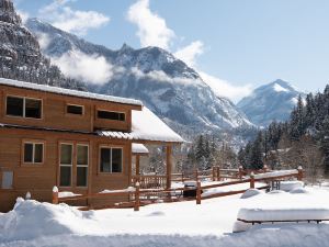 Ouray Riverside Resort - Inn & Cabins