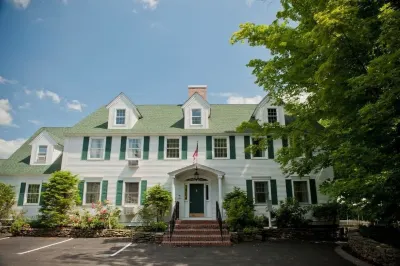 Chocksett Inn and Restaurant Hotel di Fitchburg