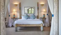 Tamarind Village Hotel Apartments - Condos