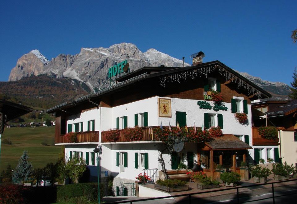 Hotel Villa Gaia-Cortina d'Ampezzo Updated 2023 Room Price-Reviews & Deals  | Trip.com
