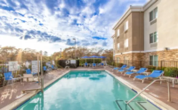 Holiday Inn Express & Suites ROSEVILLE - GALLERIA AREA by IHG