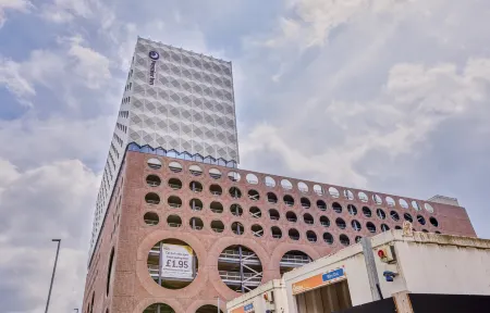 Premier Inn Manchester City Centre (Princess Street) Отели рядом со станцией Железнодорожная станция Пикадилли