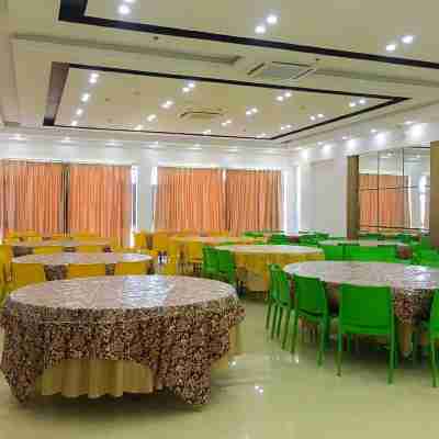 Hotel Primera Dining/Meeting Rooms