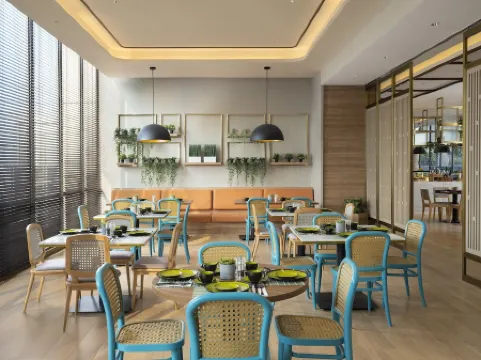 Hilton Garden Inn Jakarta Taman Palem Отели в г. Западная Джакарта