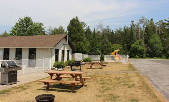 Sauble Beach Lodge