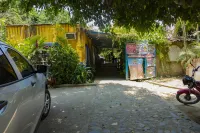 Balneario y Cabañas Isis فنادق في La Huerta