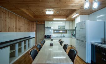 Hotel Maple - Housity