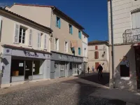 Hôtel les Thermes Hotels in Mirambeau