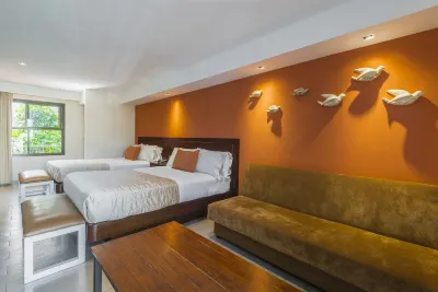 Hotel Puerta Del Sol Guadalajara فنادق في Palomar