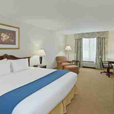 Holiday Inn Express Lordstown-Newton Falls/Warren Rooms