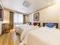Lavita Hotel Hotels near R Gogi