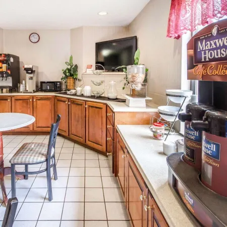 Econo Lodge London North