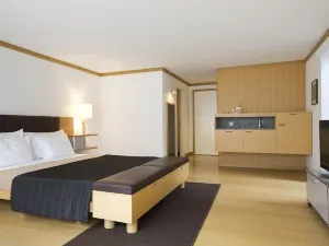 The Omnia