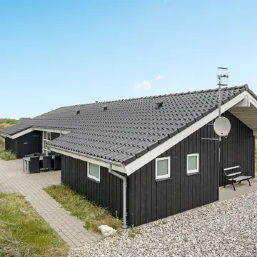 "Frido" - 400m from the Sea