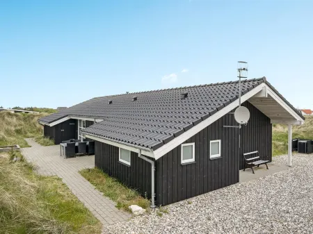 "Frido" - 400m from the Sea