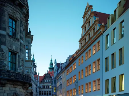 HYPERION Hotel Dresden am Schloss Отели в г. Дрезден
