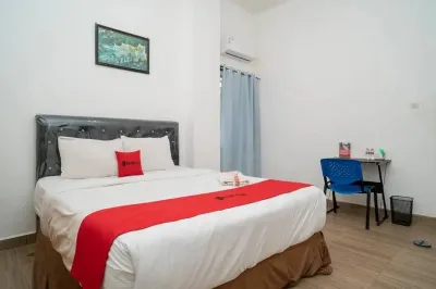 RedDoorz at Sukomanunggal Surabaya Hotels in Sukomanunggal