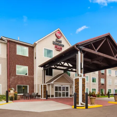 Best Western Plus Menomonie Inn Suites