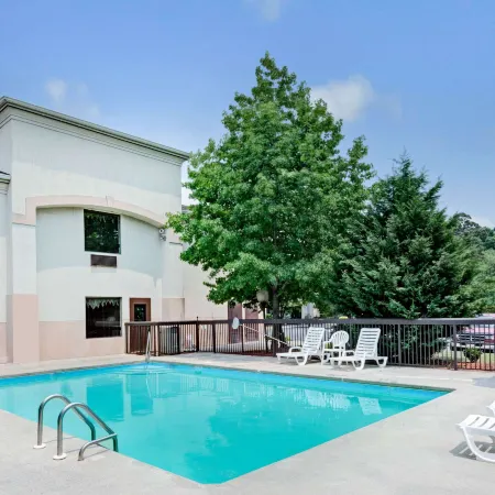 Days Inn by Wyndham Burlington East