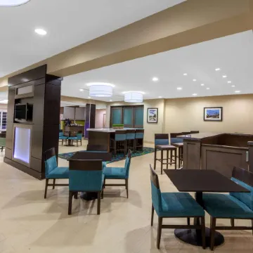 La Quinta Inn & Suites by Wyndham Midland North