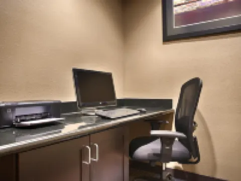 吉丁士貝斯特韋斯特套房飯店 吉丁斯住宿飯店