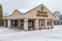 Quality Inn & Suites - parking