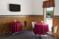 Super 8 by Wyndham Batesville - breakfast