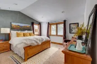 Heated Indoor Spa and Mountain Views - Stunning Rustic-Luxe Sanctuary