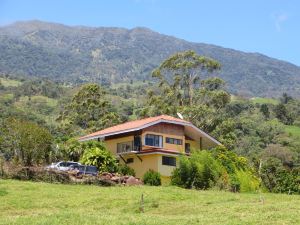 Guayabo Lodge