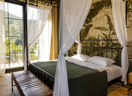 The Remote Hotel