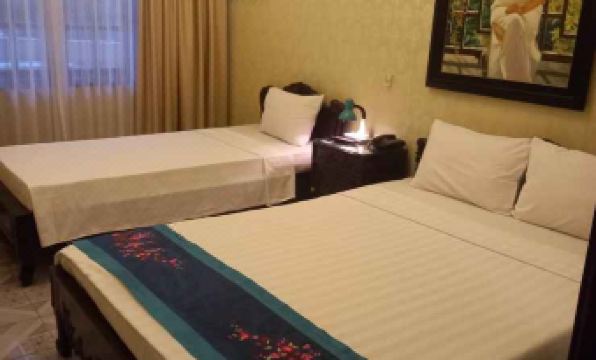 Lucky Hotel Hanoi