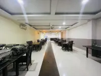 Jmc Hotel Lavish - Homestays
