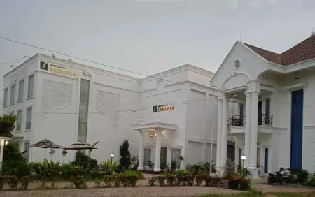 Hotel Syariah Samudra Отели в г. Джамби
