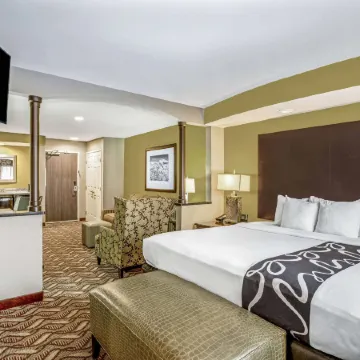 La Quinta Inn & Suites by Wyndham Kearney Отели в г. Карни