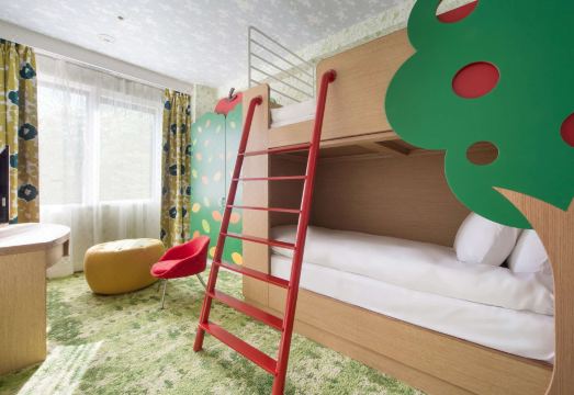 홀리데이 인 리조트 조식 장소