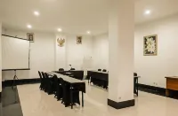 Rizen Padjadjaran Hotel Hotels in East Bogor