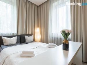 Golden Apartments Warsaw - Bright and Stylish Apartment in the Center - Plac Konstytucji