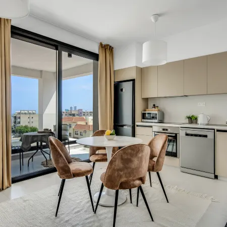 Sanders Elgio - Charming Studio with Balcony