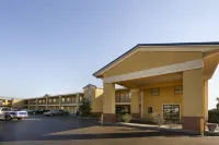 Super 8 by Wyndham Monroe Hotels in Monroe