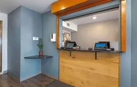 Studio 6 Extended Stay Cincinnati Sharonville OH - parking