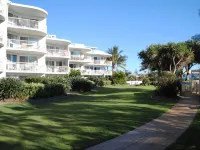 Surfside on the Beach Hotels near Point Cartwright Lighthouse